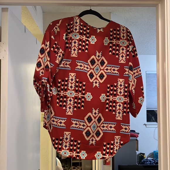 Pretty Daytrip Blouse - Picture 4 of 4